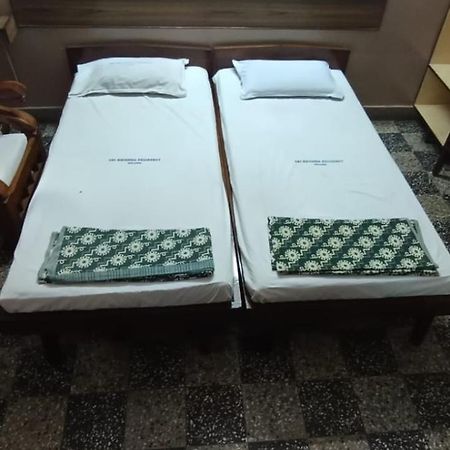 Sri Krishna Residency Hotel Велор Екстериор снимка