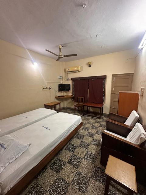 Sri Krishna Residency Hotel Велор Екстериор снимка